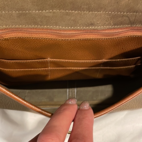 Vintage Dooney & Bourke Taupe All Weather Leather Crossbody - Picture 6 of 16